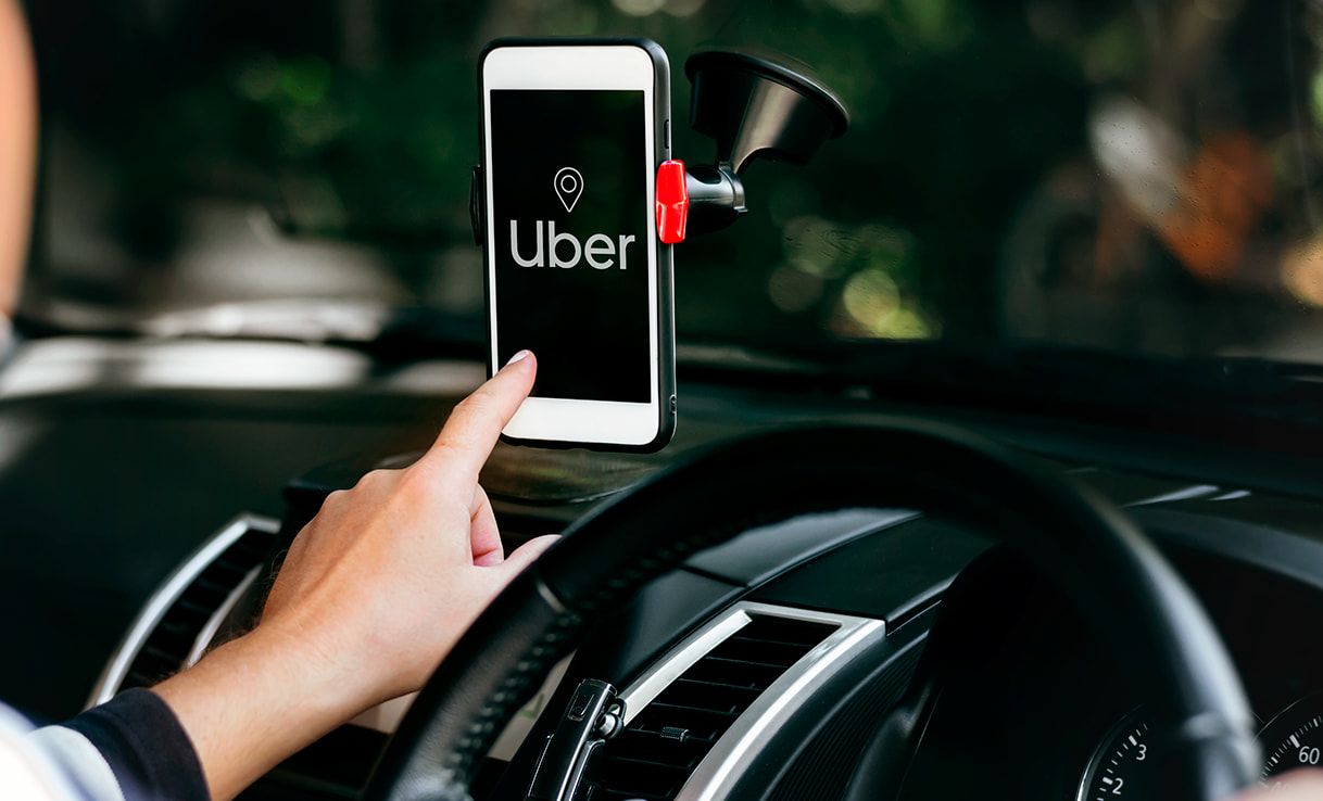 Justiça condena Uber a pagar R$ 1 bilhão e registrar motoristas: será o retorno dos taxímetros?